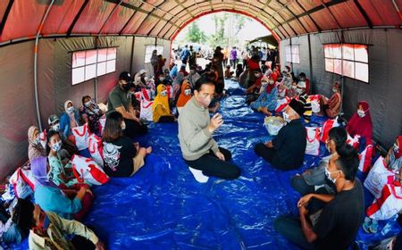 Pengungsi Erupsi Gunung Semeru Direlokasi ke Sekolah