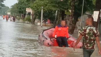 グロボガン洪水中央ジャワは何千もの家屋を浸した
