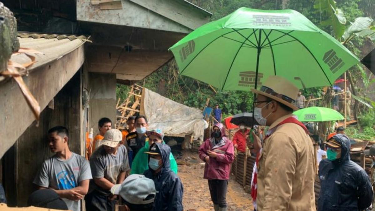 Extreme Weather Triggers Landslides And Floods, Ridwan Kamil Asks His Men To Monitor Vulnerable Areas