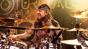 Jawaban Mike Portnoy soal Rumor Tur Bareng Dua Personel Rush