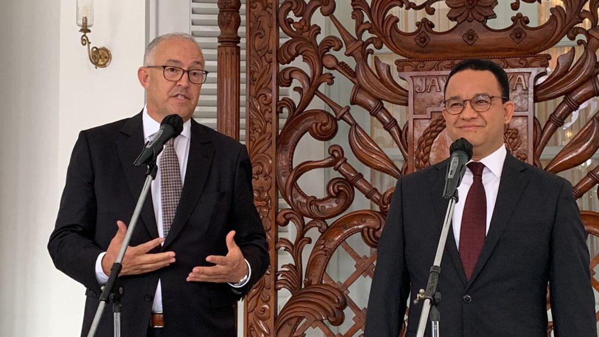 Anies At City Hall, Mayor Of Rotterdam Puji Pulan Bicycle And Transjakarta