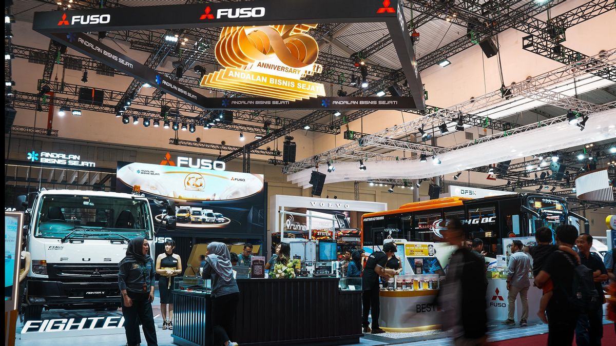 d’entreprise, Mitsubishi Fuso présente des innovations respectueuses de l’environnement et Fuso Fighter X FM65F dans le GIIAS 2025