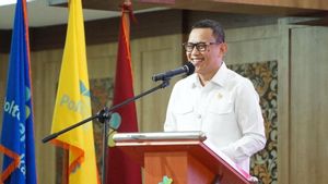 Menteri P2MI Karding soal Main Domino Bareng Menhut: Saya Tak Tahu Latar Belakang Aziz Wellang