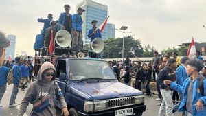 Suasana Terkini di Depan Gedung DPR Steril dari Pendemo, Massa Bentrok di Jalan Pemuda