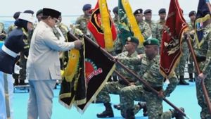 Dari KRI Radjiman, Presiden Sematkan Bintang Kehormatan bagi Prajurit Pilihan
