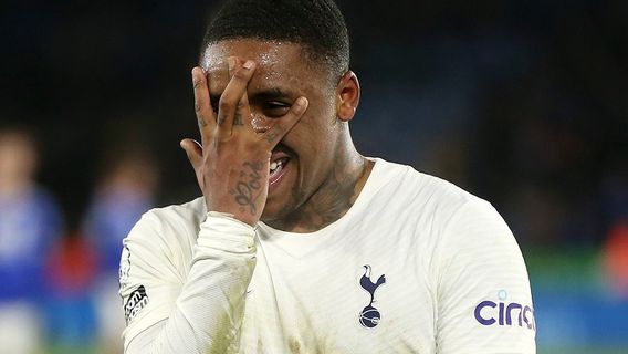 Les 2 Buts Tardifs De Steven Bergwijn Aident Tottenham à Battre Leicester 3-2