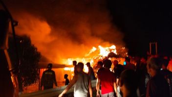 'Api, Api' Mencuruh Saksi Mata Panik Usai Makan Bakso, 7 Warung Di Muara Tami District Jayapura Ludes