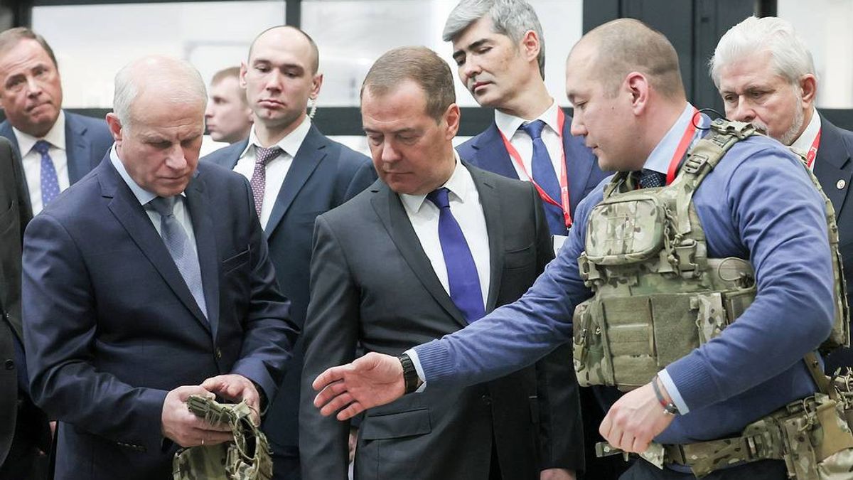 185 Ribu Tentara Kontrak Baru Bergabung dengan Militer Rusia, Medvedev: Percobaan Pemberontakan Tidak Berpengaruh