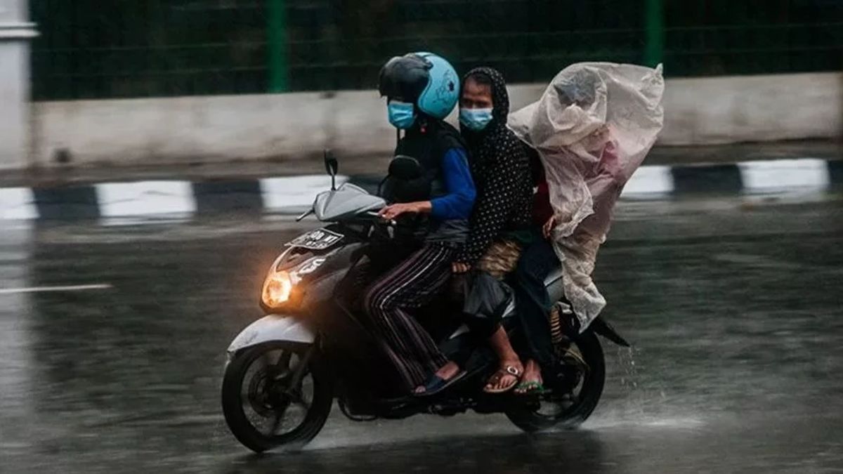 Today's Weather, Monday Night Jakarta Potentially Rain Burst