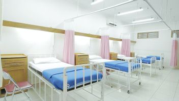 على الرغم من أن العديد من المستشفيات ممتلئة، يطلب من حكومة مقاطعة جاكرتا إعطاء الأولوية لعلاج العاملين الصحيين المصابين ب COVID-19.