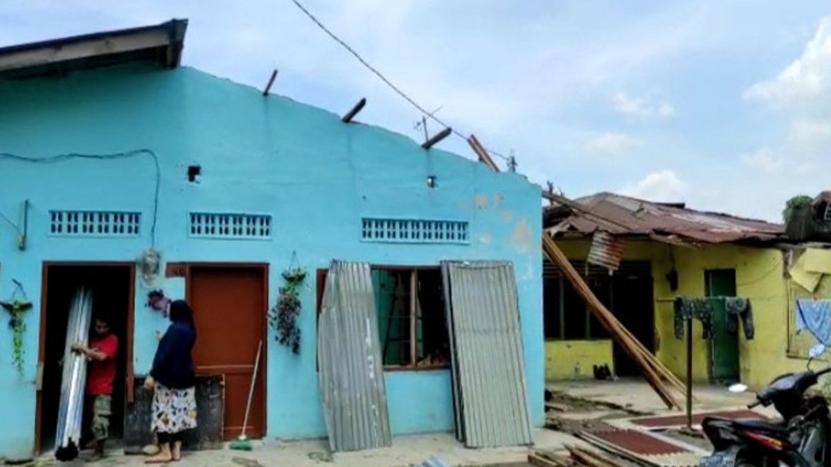 強風がビンジャイ市を襲い、14軒の家屋が被害を受けた