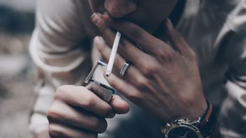 雅加达10名初中和高中青少年中有4名是吸烟者