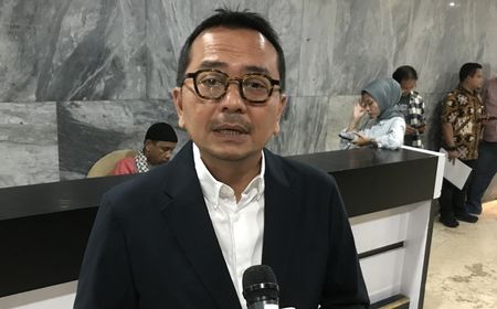 DPR Dorong Permanenkan Tiket Pesawat Turun 10 Persen Selama Libur Natal dan Tahun Baru