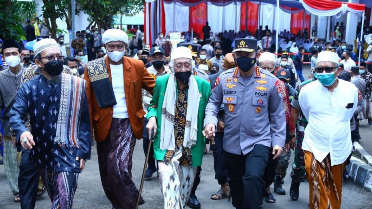 Kapolri: Ulama Ikut Vaksin Jadi Motivasi Masyarakat