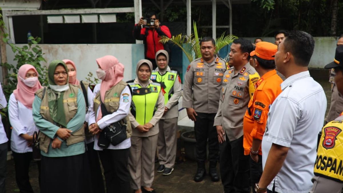 In Order To Deal With Disasters, The Banten Police Check The Evacuation Line