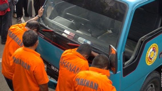 Viral: The Groans Of The Truck Driver Asking For Help When Squeezed At The Halim Toll Road, The Police Have Arrested The Perpetrator