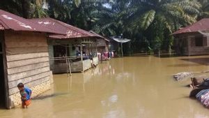 Luapan Air Sungai Banjiri Permukiman Warga di Tapanuli Selatan Sumut