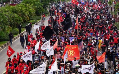 Massa Buruh Ingin Bertemu Pihak Istana, Polisi Coba Fasilitasi