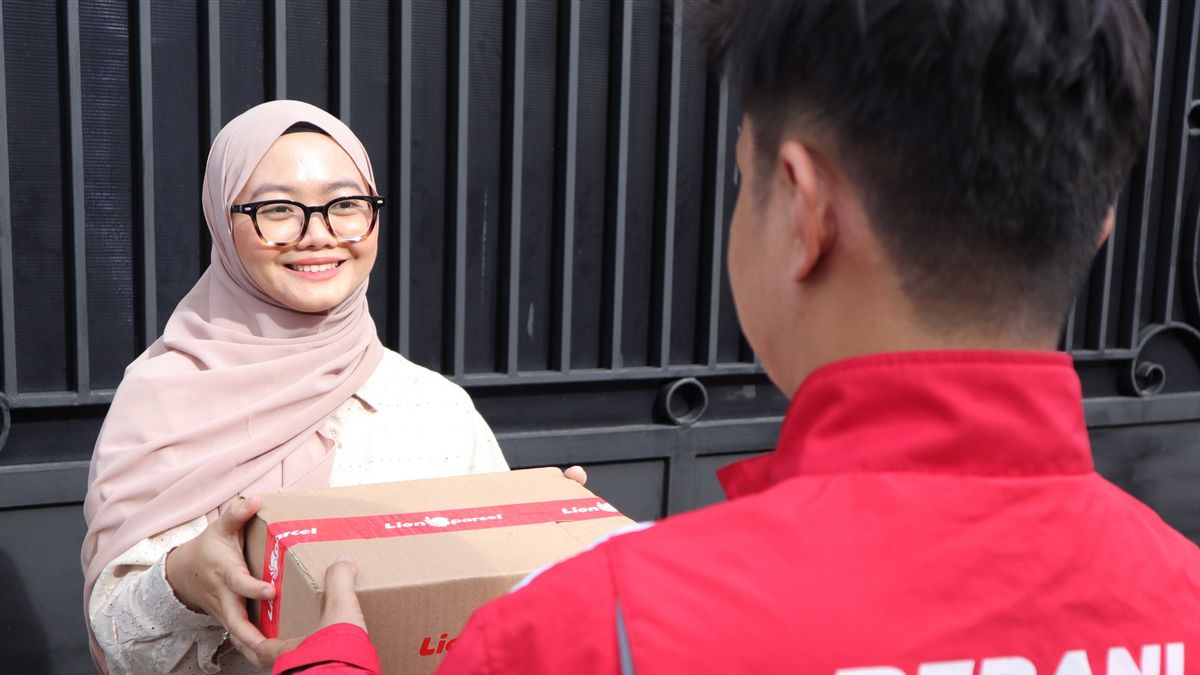 Masyarakat antusias memanfaatkan jasa pengiriman Lion Parcel ke luar negeri saat ebaran, tujuan terbanyak ke Malaysia 