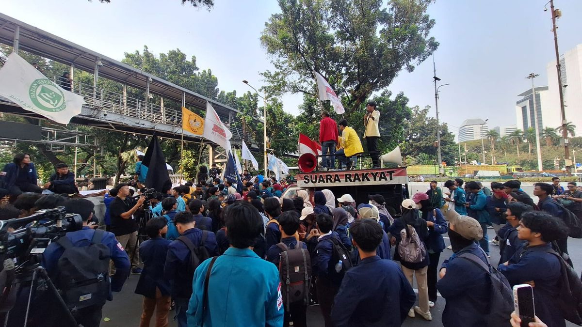 Les routes Transjakarta Corridors 1, 3 et 5C ont été détournées par des manifestations dans des statues de cheval