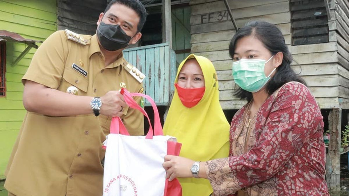 Wali Kota Bobby Nasution Dapat 1.000 Paket Sembako dari Jokowi, Langsung Dibagikan ke Warga Medan