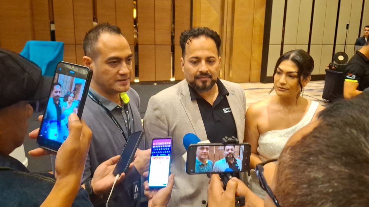 Dukung Air Sehat untuk Semua, Ferry Irawan Resmi Jadi Duta Water Analytics Indonesia