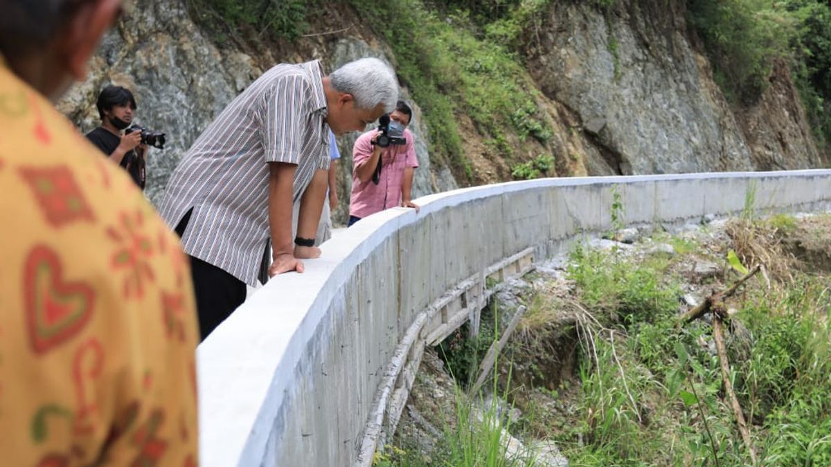 The Betonization Project On The Inequilibrium Kebumen-Banjarnegara Border Line, Ganjar: Balikin, Contractors For Responsibility!