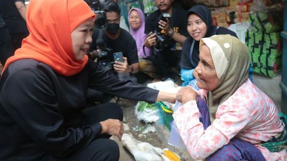 Khofifah Blusukan ke Pasar Tradisional Tuban di Hari Keempat Kampanye