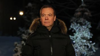L'ancien président Medvedev dit que Kiev accepterait la proposition de paix de la Russie ou ferait face à des choses pires