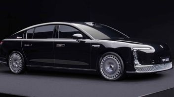 Huawei ouvre la commande du maillot de luxe Maextro S800, du concurrente Maybach S-C Class et du Rolls Royce Ghost