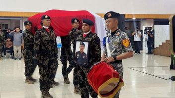 任務中に倒れたデデン・マウラナの息子は奨学金を受け、妻はKKP職員に採用された