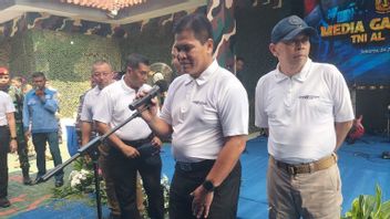 海軍が製薬業界に飛び込み、コミュニティのために安価な医薬品を生産する準備ができています