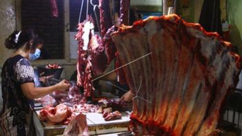 أسعار اللحوم في مدينة مالانغ تصل إلى 140 ألف روبية قبل عيد الفطر