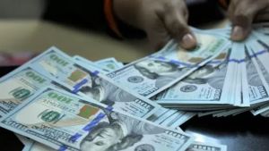 Berakhir Menanjak Tipis, Dolar AS Catat Kenaikan 8 Minggu Berturut-turut