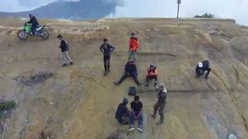 在Ijen火山口TWA洞穴中失踪的登山者被发现安全
