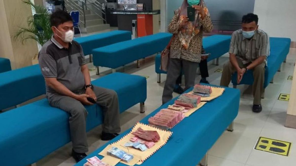 Le Suspect De Corruption Disnakertrans Bengkulu Restitue Des Pertes D’État De 416 Millions De Rp