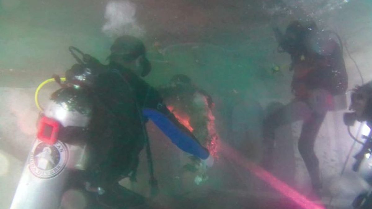 Entering The Shipwreck, Fishermen Find North Maluku Skull Head Passenger LCT Bahana Putera