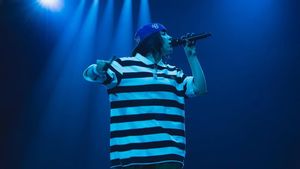 比利·艾利什(Billie Eilish)在阿姆斯特丹巡回演出中封面 Creep Radiohead