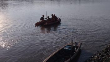 Tim SAR Temukan Abdullah dalam Posisi Lemas Tanpa Baju Usai Dilaporkan Tenggelam di Sungai Batanghari