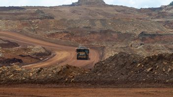 マイナスマイナス鉱業事業におけるルピアの弱体化を測定する