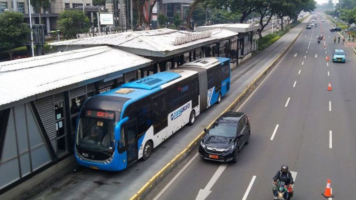 PPKM Level 2, Transjakarta Hingga MRT Sudah Berkapasitas 100 Persen