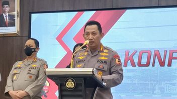 The National Police Chief Sigit Mutation 14 High Officers, Inspector General Teddy Minahasa, Was Canceled As East Java Police Chief, Replaced By Toni Hermanto.