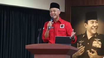 Invite PDIP Cadres Against Political Identity, Ganjar: Wearing Red Clothes Also Santri