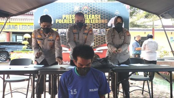 Polisi Tangkap Pencuri 1 Kuintal Biji Kopi yang Sedang Dijemur