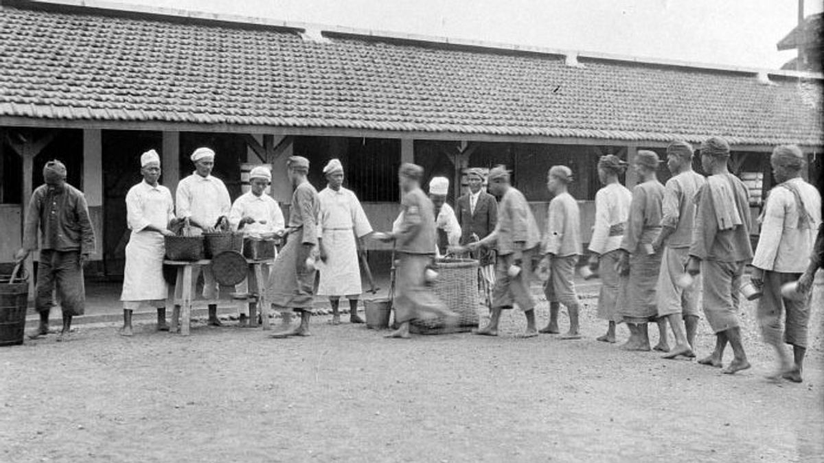 Corruption In The Dutch East Indies: Extortion Rampant In Prison