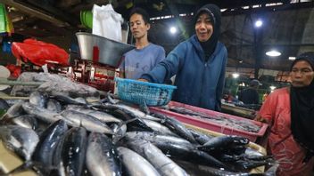 ラマダンに先立ち、DPRはKKPに漁業商品の需要の増加を予測するよう要請