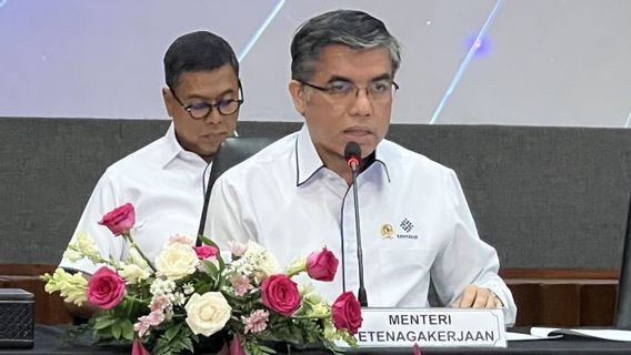 Menaker Yassierli: Pekerja Terkena PHK Diberi Stimulus JKP hingga Prakerja