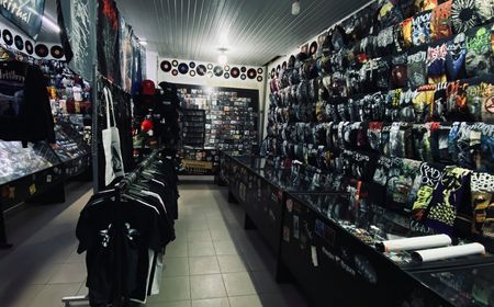 Toko Merchandise Heavy Metal Kebanggaan Ukraina di Kharkiv Hancur Kena Roket Rusia