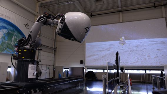 Astronot ESA Lakukan Simulasi Mendarat di Kutub Selatan Bulan