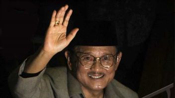 Bacharuddin Jusuf Habibie, The President Of The Republic Of Indonesia Who When He Was Young Had A Hobby Of Playing Roller Skates